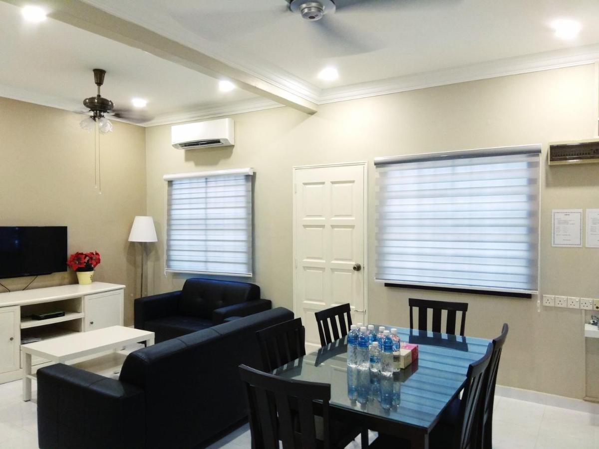 Dekota Homestay Jonker Melaka Extérieur photo