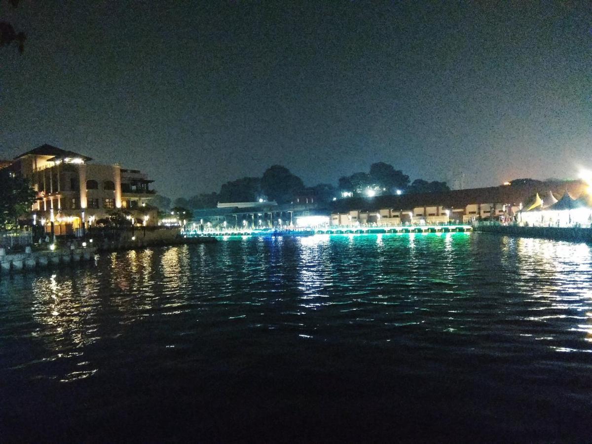 Dekota Homestay Jonker Melaka Extérieur photo